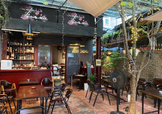 Nhượng cửa hàng café’& nhà hàng Trung tâm quận Hai Bà Trưng, vị trí đẹp, xung quanh nhiều văn phòng.