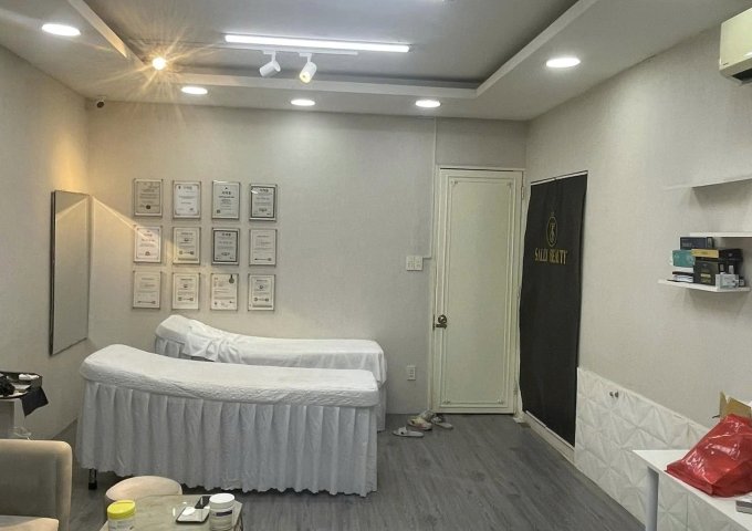 Sang nhượng tầng 1 spa tại Quận 3