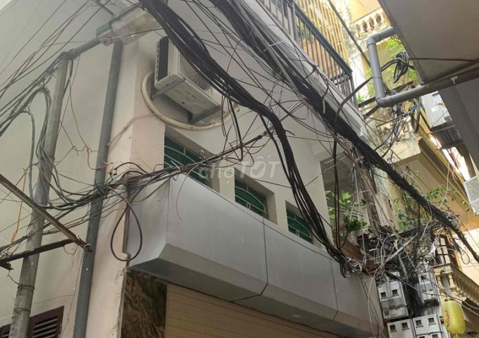 Cho thuê nhà 4 tầng số 42 mặt ngõ Khâm Đức, Khâm Thiên vừa ở vừa kinh doanh.