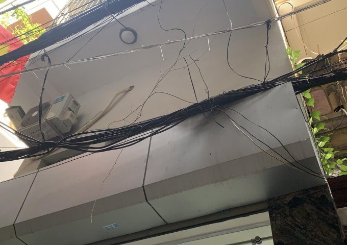 Cho thuê nhà 4 tầng số 42 mặt ngõ Khâm Đức, Khâm Thiên vừa ở vừa kinh doanh.