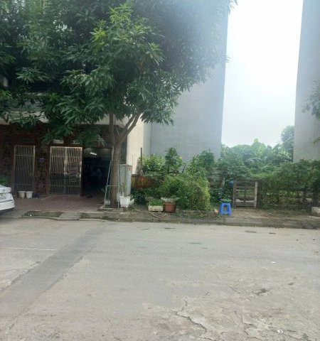 Bán 50m đất dịch vụ khu A gần bến xe Yên Nghĩa