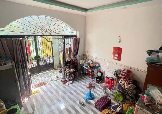 Nhà rộng, chỗ đậu ô tô, gần Phố Nướng Tân Sơn Nhì, 4.8 tỷ