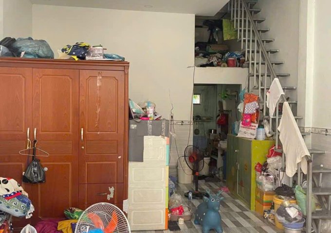 Nhà rộng, chỗ đậu ô tô, gần Phố Nướng Tân Sơn Nhì, 4.8 tỷ