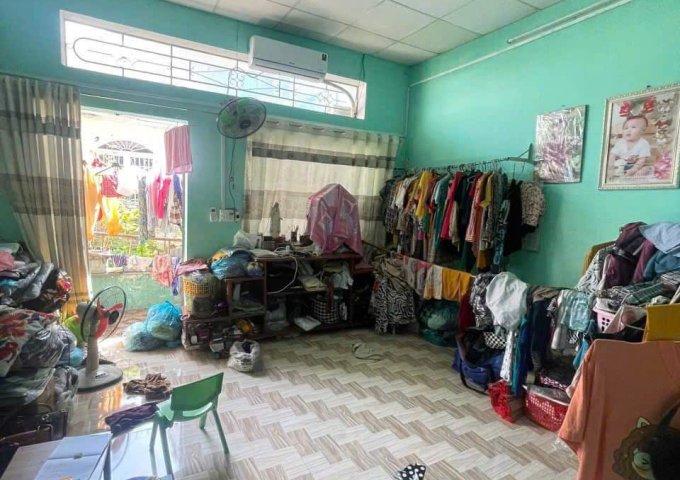 Nhà rộng, chỗ đậu ô tô, gần Phố Nướng Tân Sơn Nhì, 4.8 tỷ