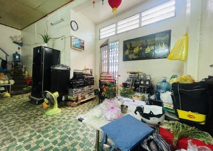 Bán nhà Phường 8, Phú Nhuận Nguyễn Văn Trổi ngang 4m dài 9m trệt lầu.