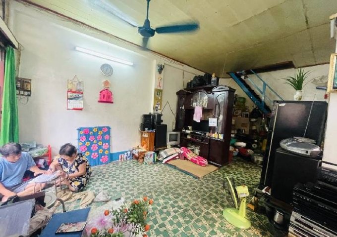 Bán nhà Phường 8, Phú Nhuận Nguyễn Văn Trổi ngang 4m dài 9m trệt lầu.