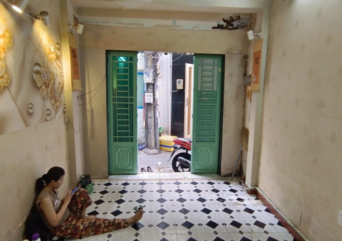 Bán nhà Phường 15, Quận Phú Nhuận Huỳnh Văn Bánh 1 trệt 1 lầu HC đủ.