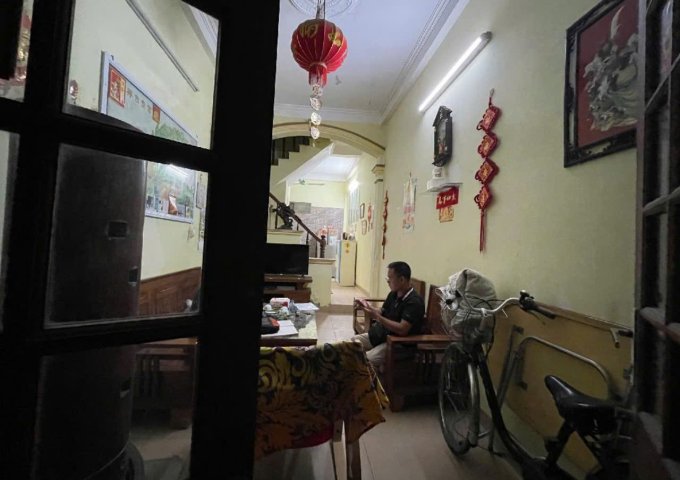 Bán Nhà Định Công Hoàng Mai , DT 42m2 ,Giá Nhỉnh 5 Tỷ ,oto gần