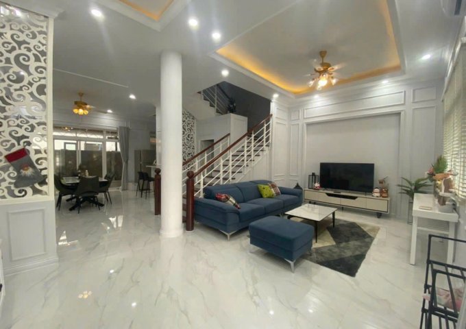 Cho thuê biệt thự đẹp LK Mỹ Thái 1, Phú Mỹ Hưng, Quận 7: 7x18m 1 trệt 2 lầu 3PN 1 P.Làm việc , giá : 55 triệu (TL)