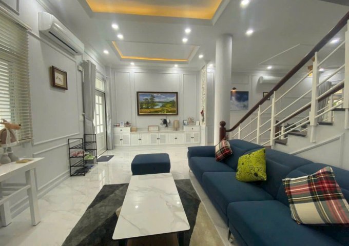 Cho thuê biệt thự đẹp LK Mỹ Thái 1, Phú Mỹ Hưng, Quận 7: 7x18m 1 trệt 2 lầu 3PN 1 P.Làm việc , giá : 55 triệu (TL)