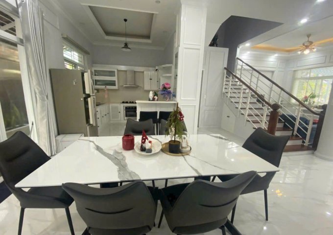 Cho thuê biệt thự đẹp LK Mỹ Thái 1, Phú Mỹ Hưng, Quận 7: 7x18m 1 trệt 2 lầu 3PN 1 P.Làm việc , giá : 55 triệu (TL)