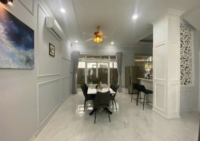 Cho thuê biệt thự đẹp LK Mỹ Thái 1, Phú Mỹ Hưng, Quận 7: 7x18m 1 trệt 2 lầu 3PN 1 P.Làm việc , giá : 55 triệu (TL)