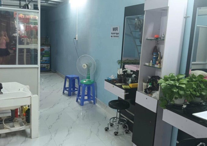 Em cần sang tiệm tóc nam, phường bình trị đông A, quận Bình Tân