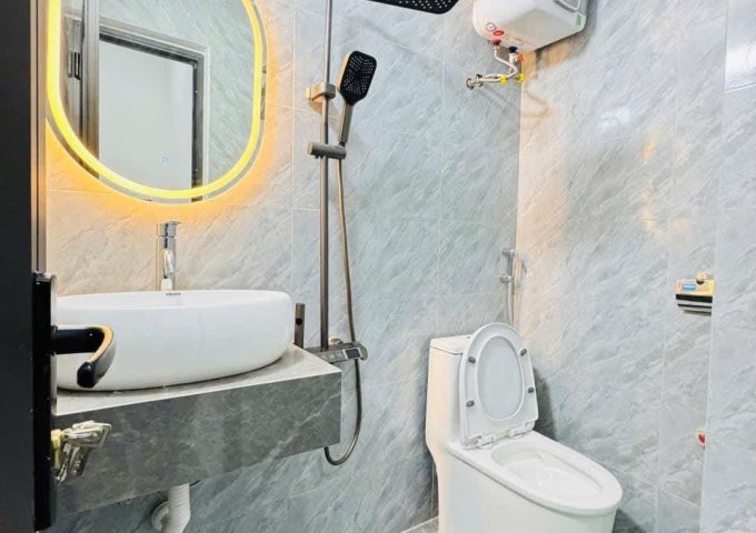 Trung tâm quận Đống Đa_nhà mới ở ngay 30m2*4 tầng_sổ đỏ nở hậu_50m ra phố Khâm Thiên_chỉ 6.5 tỷ