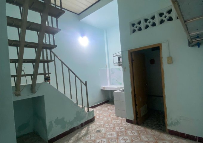 BÁN NHÀ HẺM HUỲNH THỊ HAI 1 TRỆT 1 LÂU 3 PHÒNG NGỦ GẦN BỆNH VIỆN QUẬN 12 ĐƯỜNG DƯƠNG THỊ MƯỜI QUẬN 12 GIA 2.7 TỶ