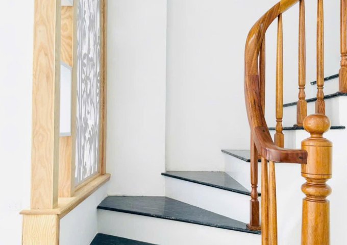 Bán nhà riêng Phương Canh Nam Từ Liêm. Diện tích 40m2 xây dựng 5 tầng Ngõ thông Ôtô đỗ cửa