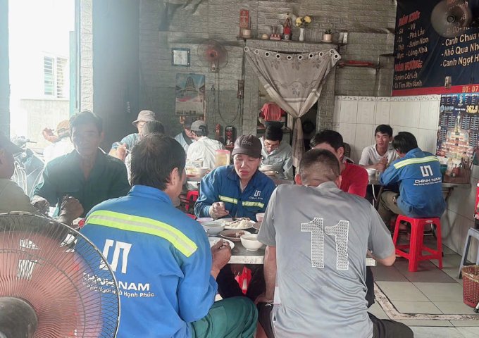 Sang nhượng gấp quán cơm tại Trịnh Đình Thảo. Tân Phú