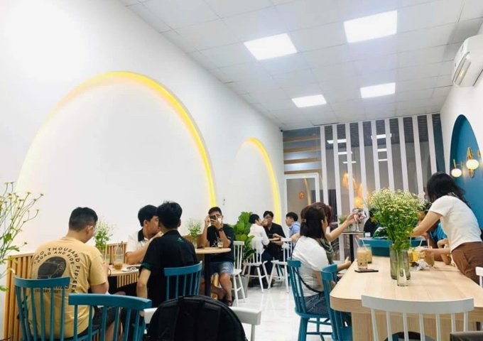 CHÍNH CHỦ SANG NHƯỢNG QUÁN CÀ PHÊ THIẾT KẾ HIỆN ĐẠI, VỊ TRÍ ĐẮC ĐỊA QUẬN TÂN BÌNH