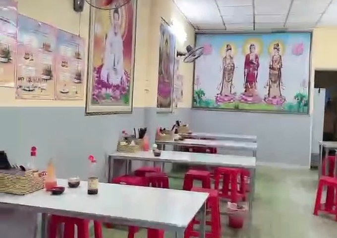 SANG QUÁN CƠM CHAY Vị Trí : ngã 4 đèn đỏ Tân Kỳ, Tân Quý, Tân Phú, Hồ Chí Minh