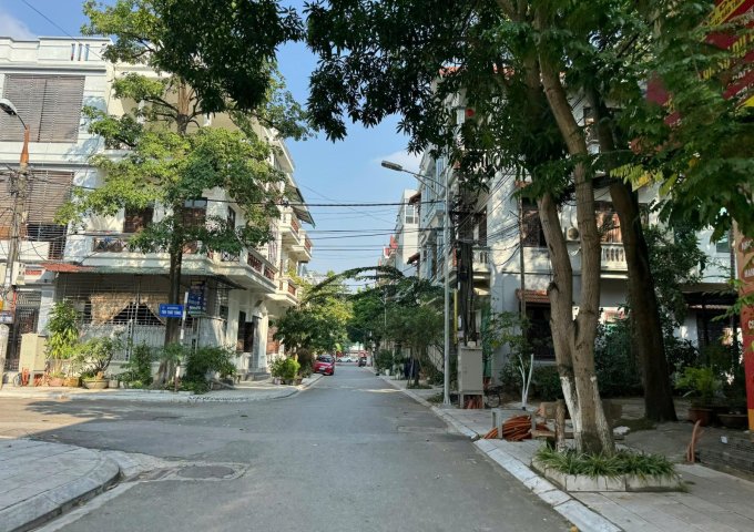 Bán nhà mặt phố Tôn Thất Tùng, Liên Bảo, Vĩnh Yên. DT 108m2, Giá 5.9 tỷ