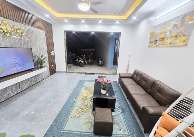 CHÍNH CHỦ CHỊ (NGA) NHỜ BÁN. CĂN NHÀ TẠI THANH TRÌ HN. CHỦ NHÀ LÀM ĂN  CÓ LỘC GIÁ BÁN 4,2 TỈ