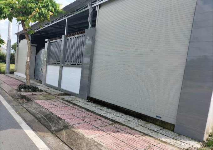 Bán xưởng mặt tiền Tân Hiệp, hơn 600m2, gần QL 22, giá 10 tỷ + x tỷ