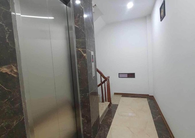 Bán nhà Ông Bích Khiêm, Ba Đình, dt 55m, 5 tầng thang máy, phân lô, 15m ra mặt phố. Giá 12.7 tỷ