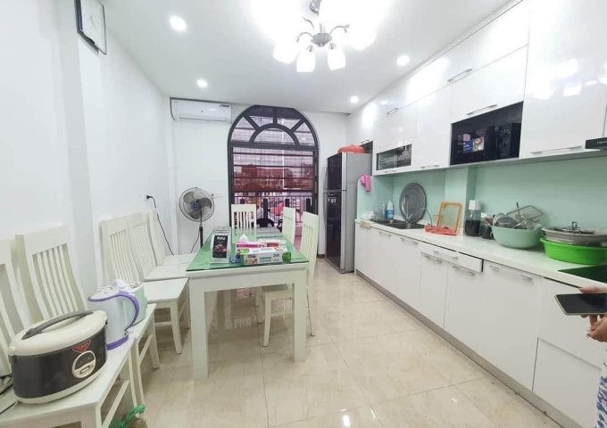 Bán nhà Ông Bích Khiêm, Ba Đình, dt 55m, 5 tầng thang máy, phân lô, 15m ra mặt phố. Giá 12.7 tỷ