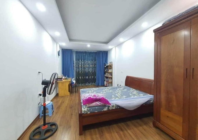 Bán nhà Ông Bích Khiêm, Ba Đình, dt 55m, 5 tầng thang máy, phân lô, 15m ra mặt phố. Giá 12.7 tỷ