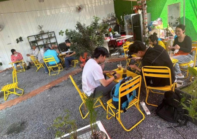 Mình đang có Quán Cafe Sân / Vườn Vị trí đẹp sang nhanh do về quê