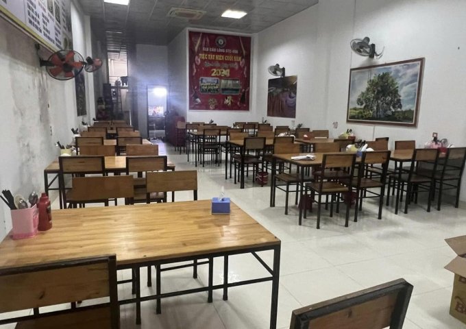 Cần Sang Nhượng nhà hàng Địa chỉ : 56 Nguyễn Sỹ Sách, TP Vinh