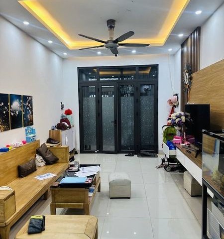 Bán nhà Vũ Tông Phan - TX , DT 41m2 ,Giá Hơn 7 tỷ , Lo góc , 2 Thoáng