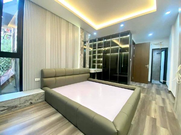 Bán nhà Vũ Tông Phan - TX , DT 41m2 ,Giá Hơn 7 tỷ , Lo góc , 2 Thoáng