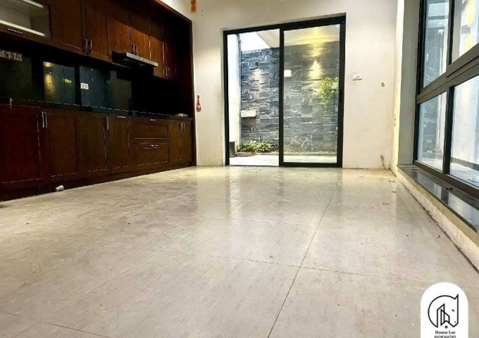 Nhà mặt ngõ oto thông ở Bồ Đề, Long Biên sát đường to rộng 109m, mặt tiền: 5.6m 18 tỷ