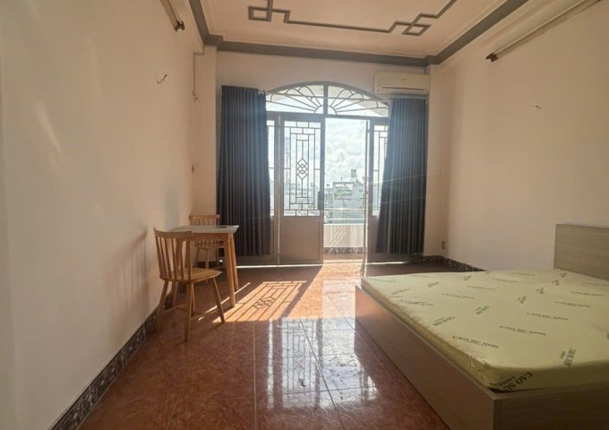 Cần cho thuê mặt bằng vỉa hè từ sáng đến 3 giờ chiều và 2 phòng CHDV