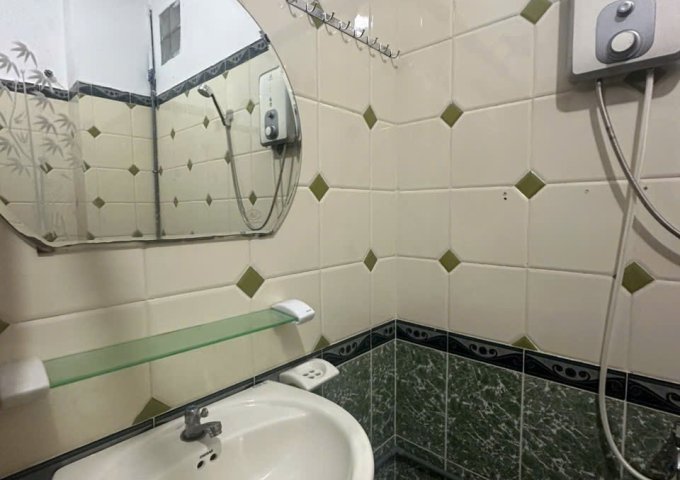 Cần cho thuê mặt bằng vỉa hè từ sáng đến 3 giờ chiều và 2 phòng CHDV