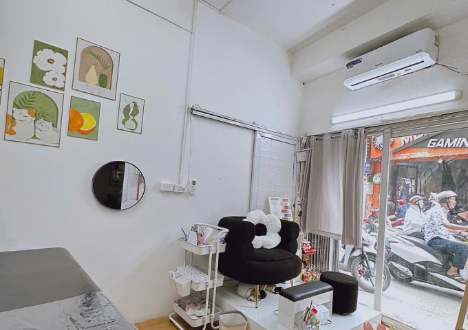 Vì lí do cá nhân e cần sang nhượng cửa hàng Nails & Gội tại Mặt phố Khương Đình