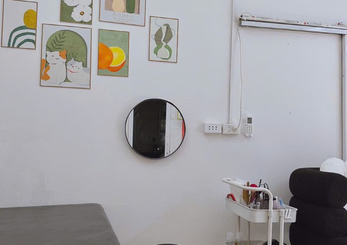 Vì lí do cá nhân e cần sang nhượng cửa hàng Nails & Gội tại Mặt phố Khương Đình