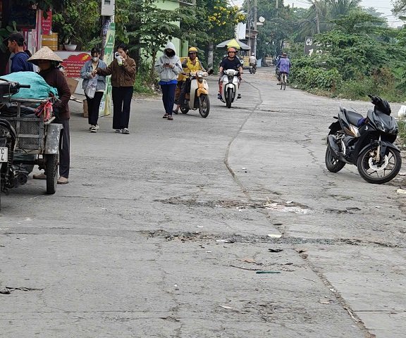 Chính chủ cho thuê mặt bằng nhà hẻm lớn đường đông đúc, mặt kênh cuối hẻm 919 Hương Lộ 2 Bình Tân