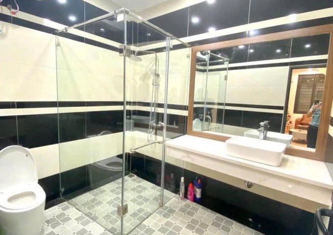 NHÀ ĐẸP - GIÁ TỐT - Chính chủ cần bán nhà phố Trần Quốc Vượng ,Dịch Vọng Hậu, Cầu Giấy , Hà Nội