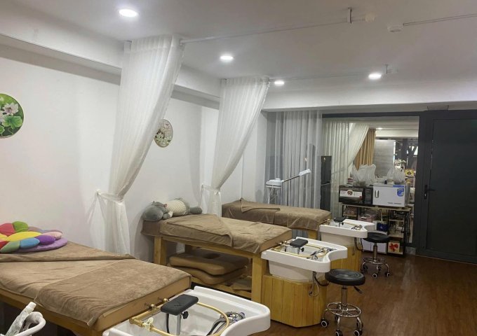 Chính chủ cần sang gấp 1 spa nhỏ xinh Địa chỉ: Q. Tân Bình (gần ngã tư 7 hiền)