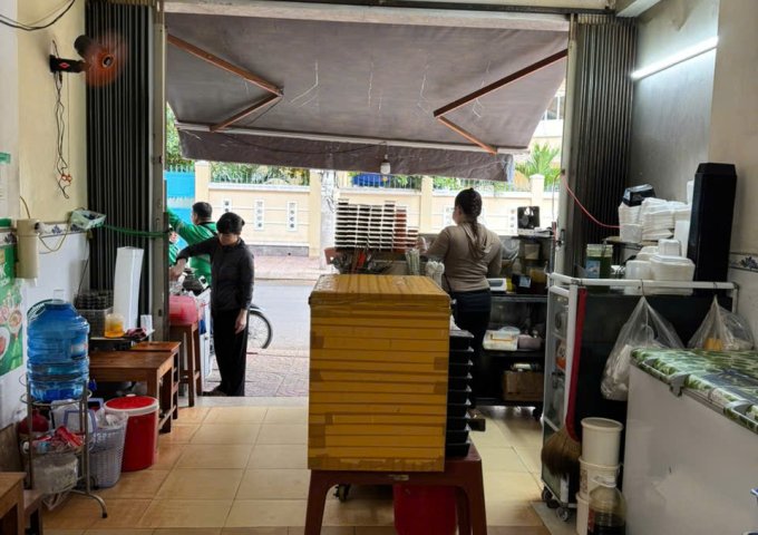 SANG NHƯỢNG MẶT BẰNG  Vị Trí : Hàn Thuyên, Khánh Hòa, Nha Trang