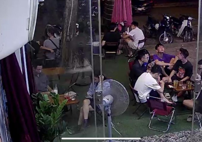 Chính chủ cần sang nhượng quán cafe  Địa chỉ: Mặt hồ Văn Quán, Hà Đông, Hà Nội