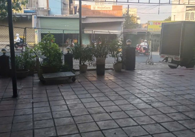 Chính chủ cần cho thuê mặt bằng tại Lã Xuân Oai. Phường Tăng Nhơn Phú A. Q9