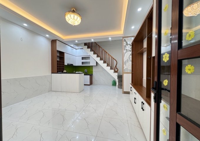 Bán nhà Nguyễn Quý Đức, Thanh Xuân Bắc, 33m2, 5 tầng, view nhìn trường học