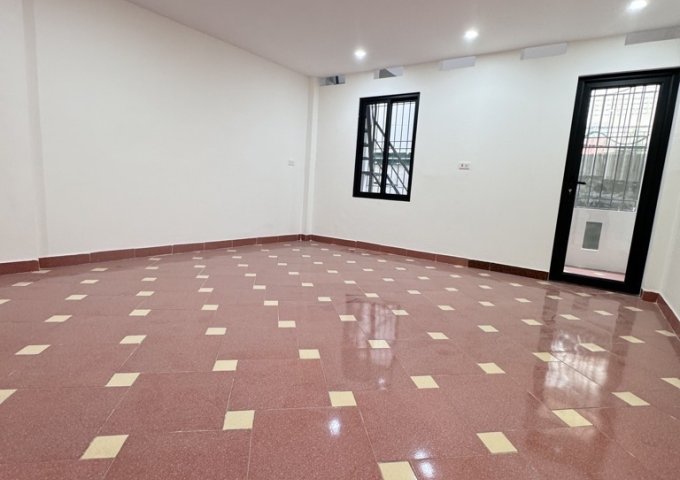 Bán nhà Nguyễn Quý Đức, Thanh Xuân Bắc, 33m2, 5 tầng, view nhìn trường học
