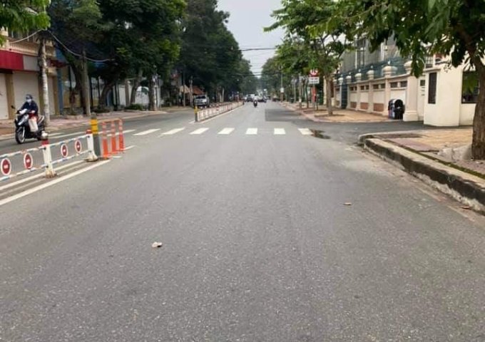 BÁN GẤP CĂN NHÀ 3 LẦU  đường số 61, phường Thảo Điền, Quận 2