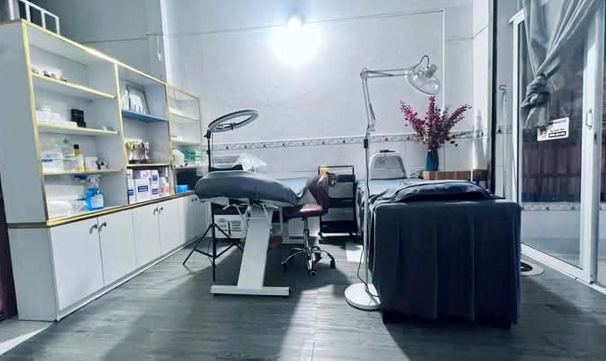 Chính chủ cần sang nhượng tiệm spa phun xăm Địa chỉ:sau siêu thị eonmall , trục đường lớn Huỳnh Văn Luỹ, Hòa Phú, Thủ Dầu Một