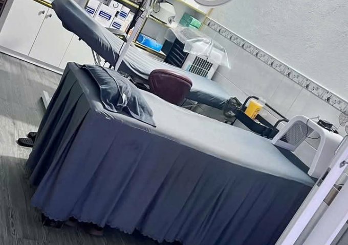 Chính chủ cần sang nhượng tiệm spa phun xăm Địa chỉ:sau siêu thị eonmall , trục đường lớn Huỳnh Văn Luỹ, Hòa Phú, Thủ Dầu Một