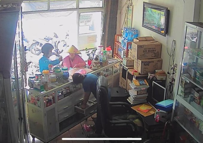 Do mua được nhà. Sang gấp nhà thuốc ngã tư bốn xã, mặt tiền đẹp